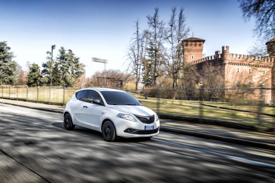  Lancia Ypsilon Unyca 2017 года  (фото 18 из 20)